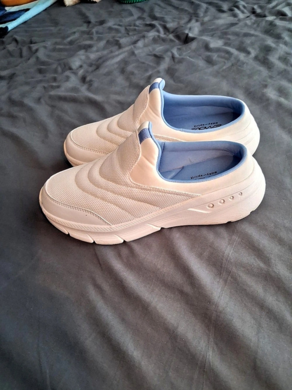 Easy Spirit Slip-On Sneakers 8.5